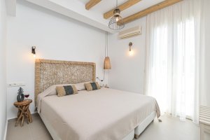 Deluxe double room with indoor hydromassage tub