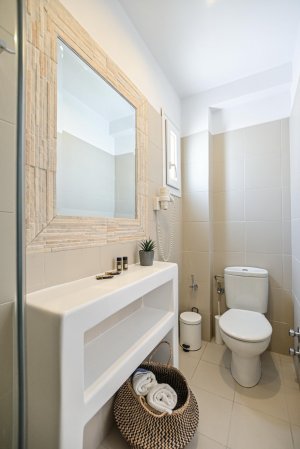 Deluxe double room with indoor hydromassage tub