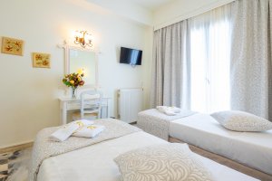 Double / Twin bed with sea view