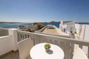 Double / Twin bed with sea view
