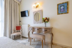 Double / Twin bed with sea view