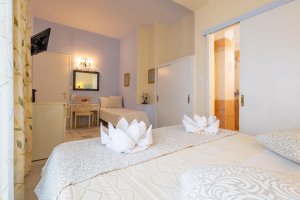 Triple bed