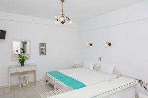 Double Studio with 2 single beds