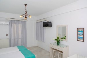 Double Studio with 2 single beds