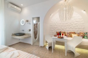 Superior Double Room with land/City View