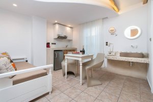 Grand 2 Roomed Suite, Basement
