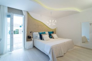 Superior Double Room with Pool View