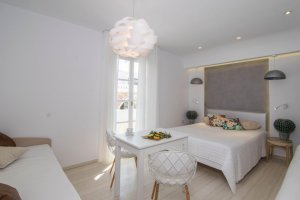 Superior suite with Hot tub, Partial Sea View