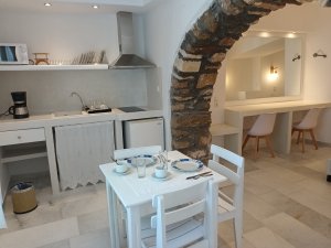 Tranditional Suite  2-3 Person