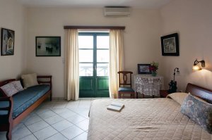 SUPERIOR DOUBLE ROOM WITH SIDE SEA VIEW