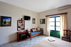SUPERIOR DOUBLE ROOM WITH SIDE SEA VIEW