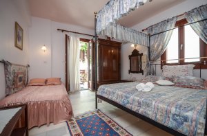 Junior Suite with Private Veranda / Castle View