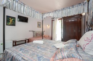 Junior Suite with Private Veranda / Castle View