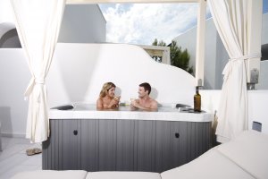 DELUXE DOUBLE ROOM WITH PRIVATE JACUZZI