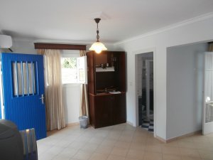 BUDGET APPARTMENT A SEPARATE BEDROOM 