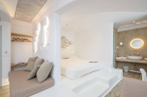 Apartment with Balcony with Olive Grove View