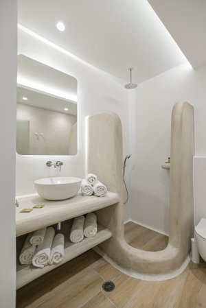 Cycladic Apartment with 2 Bedrooms and 2 Bathrooms