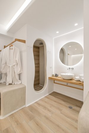 Villa Adriana Cycladic Apartment with 2 Bedrooms and 2 Bathrooms