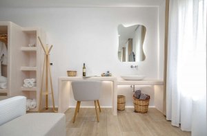Family Suite with Pool View