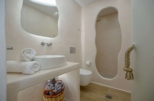 Family Suite with Pool View