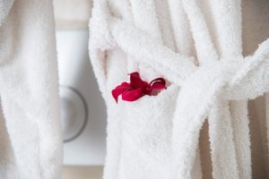 ECONOMY DOUBLE ROOM: Double bed or two twins beds, with verandas or balconies in first floor with pool and sea view.