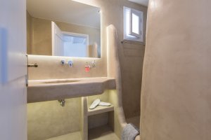 ECONOMY TRIPLE ROOM: Double bed or two twins beds and a sofa bed, with verandas or balconies in first floor with pool and sea view.