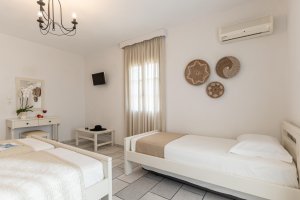 Triple Room with Balcony 