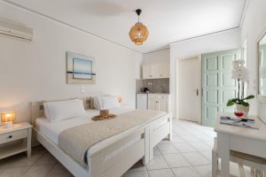 Standard Studio for 2 Adults and 2 Chlidren