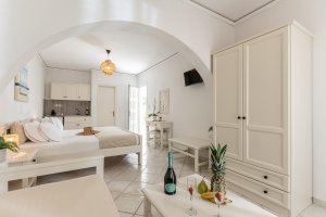 Standard Studio for 2 Adults and 2 Chlidren