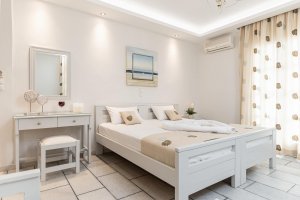 Standard Studio for 2 Adults and 2 Chlidren
