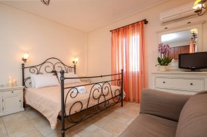 Double / Twin bed studio