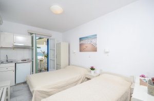 Twin Bed Room with sea view