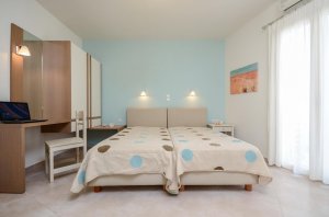 Double / Twin Bed Studio