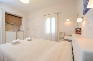 Double / Twin Bed Studio