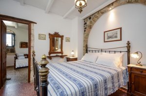 Triple bed studio