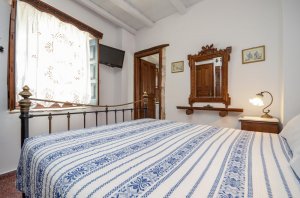 Triple bed studio