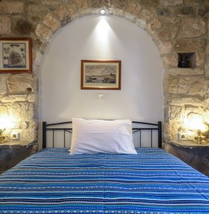 Single bed studio