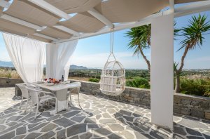 Luxury villa with sea view 90sq.meters with 2 bedrooms  2 bathrooms from 1up to 4 person with outdoor Hydromasaz Bathtube
