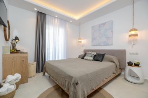 Grand Villa with pool and jacuzzi, 5 BR