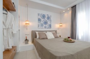 Grand Villa with pool and jacuzzi, 5 BR