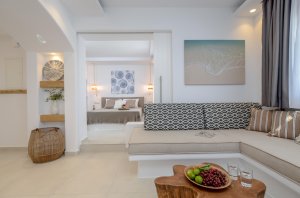 Grand Villa with pool and jacuzzi, 5 BR