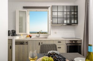 Premium Suite with Jacuzzi and Sea View - 1 BR