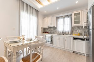 Grand Suite with swimming pool - 3 BR