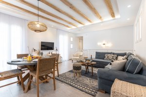 Grand Suite with swimming pool - 3 BR