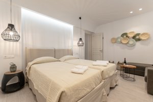 Grand Suite with swimming pool - 3 BR
