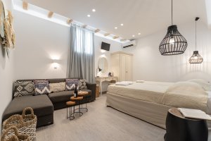 Grand Suite with swimming pool - 3 BR