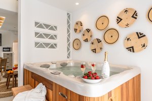 Sunset Suite with jacuzzi