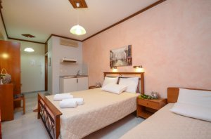 Triple bed studio