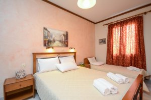 Triple bed studio