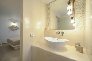 Suite with Hot Tub